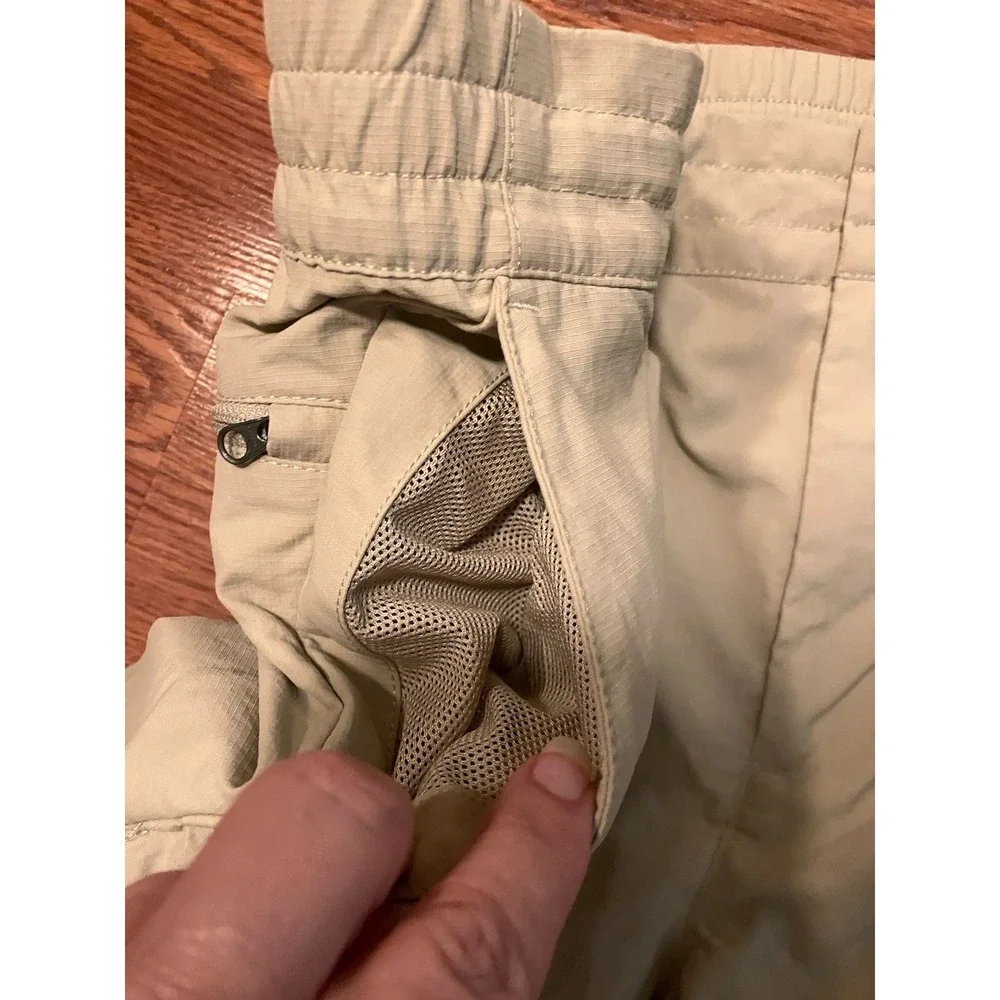 The North Face Mens Shorts Lightweight Sz XL‎ Tan Khaki Nylon Zip Pocket Outdoor